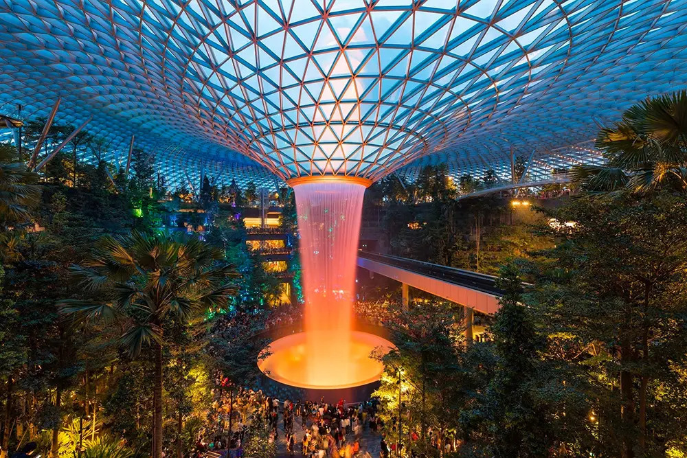 Jewel Changi là địa điểm check-in nổi tiếng tại sân bay Changi - Sân bay lớn nhất châu Á