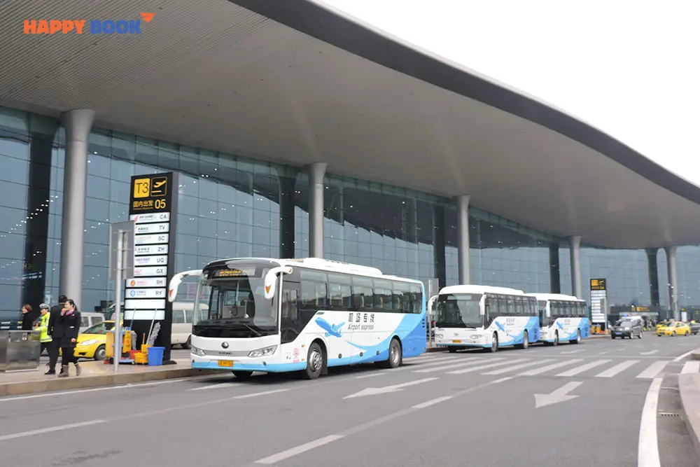 Di chuyển bằng xe bus sân bay