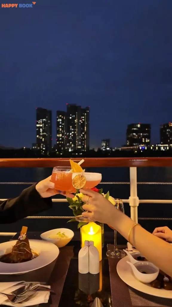 Lý do nên lựa chọn du thuyền Sài Gòn tại Quận 1